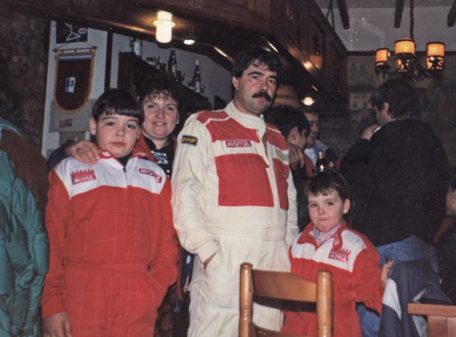 02 los ares una familia 100 racing